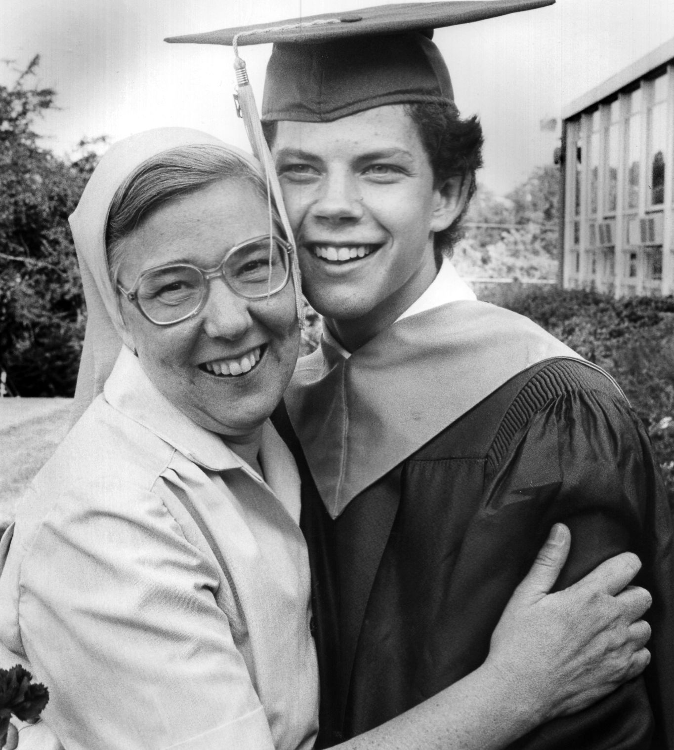 1987-06-08 Hly Cross Grad